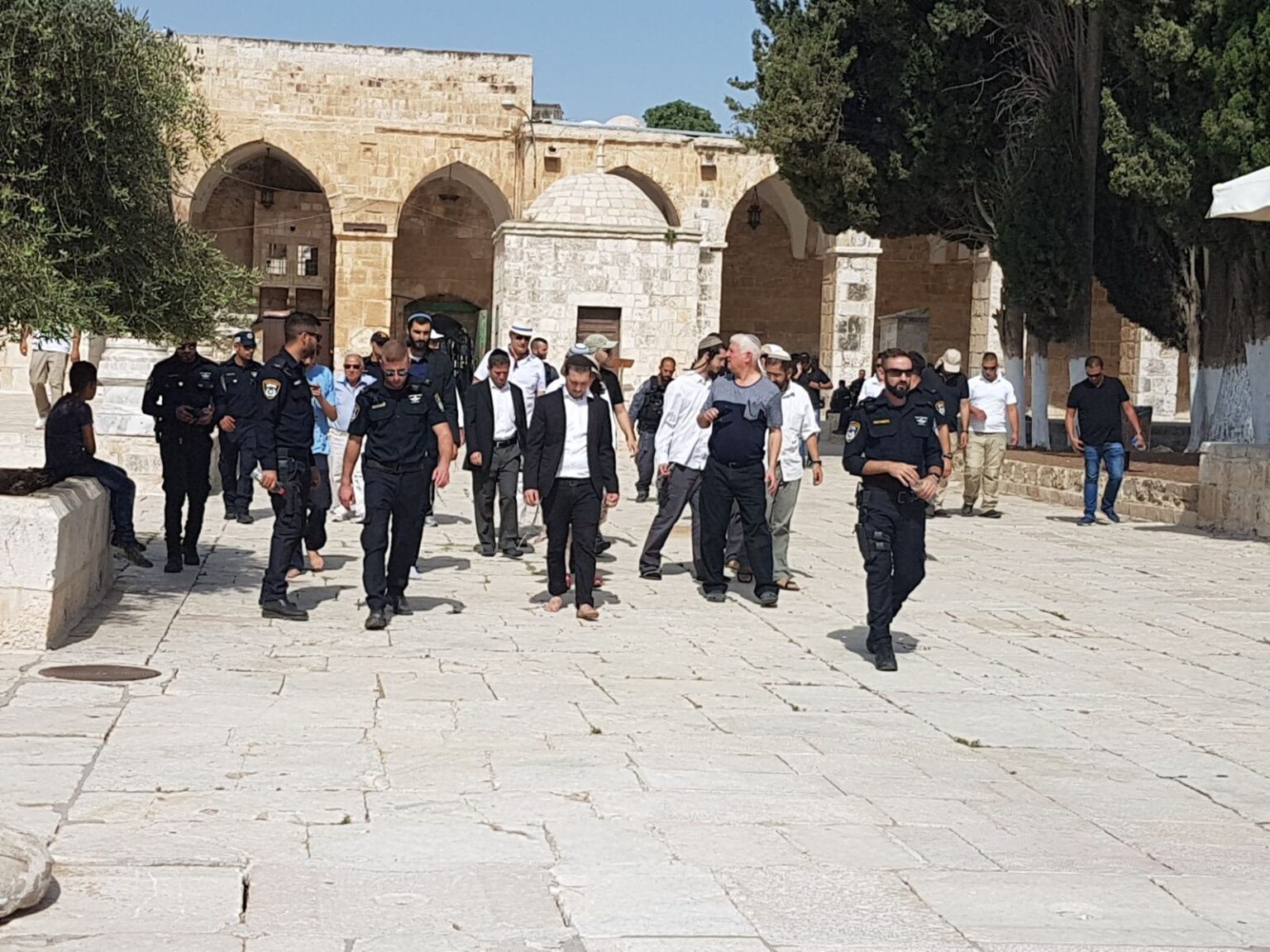 محافظة القدس تحذّر من اقتحام واسع للمستوطنين للمسجد الأقصى منتصف الشهر الجاري